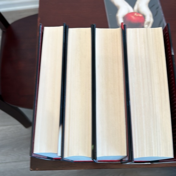 The Twilight Saga Collection 4 Books - Picture 7 of 12